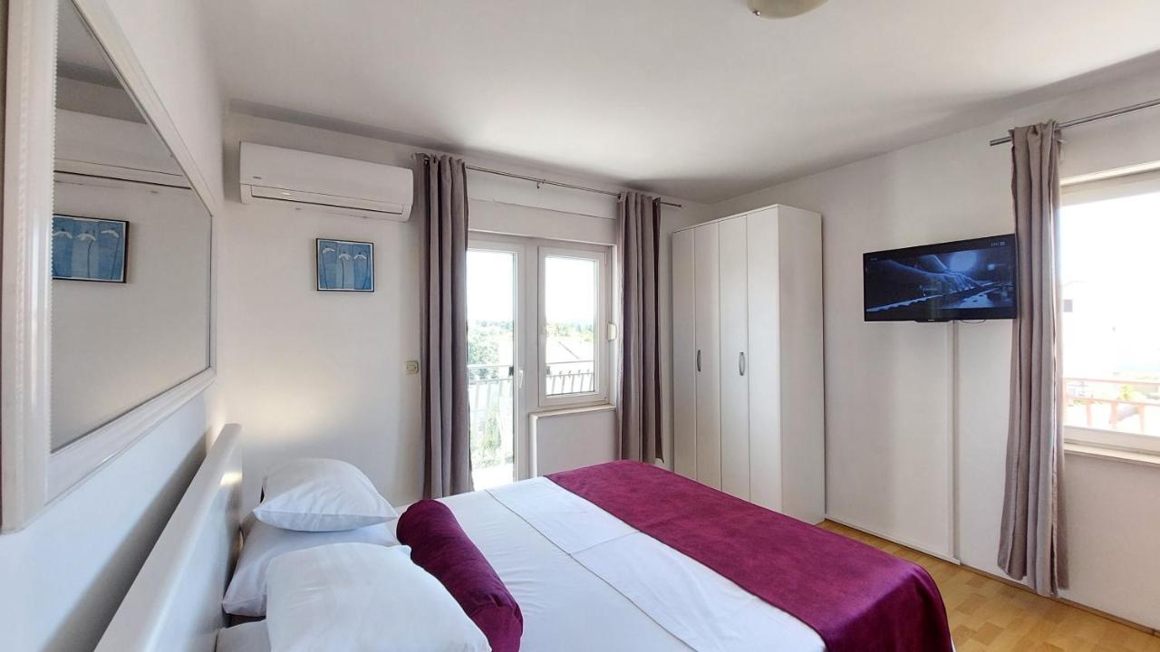 Sea Side Apartments Vodice Exterior photo