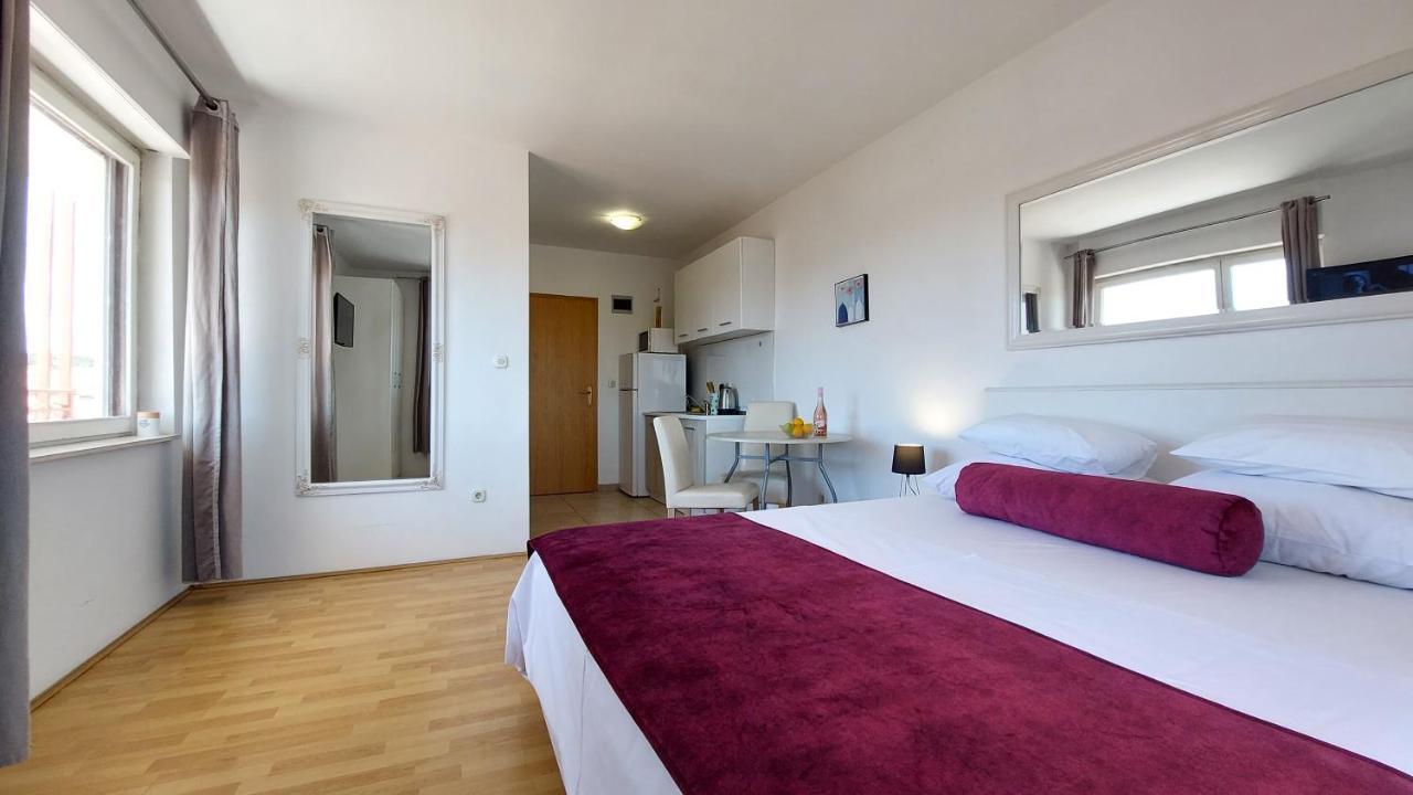 Sea Side Apartments Vodice Exterior photo